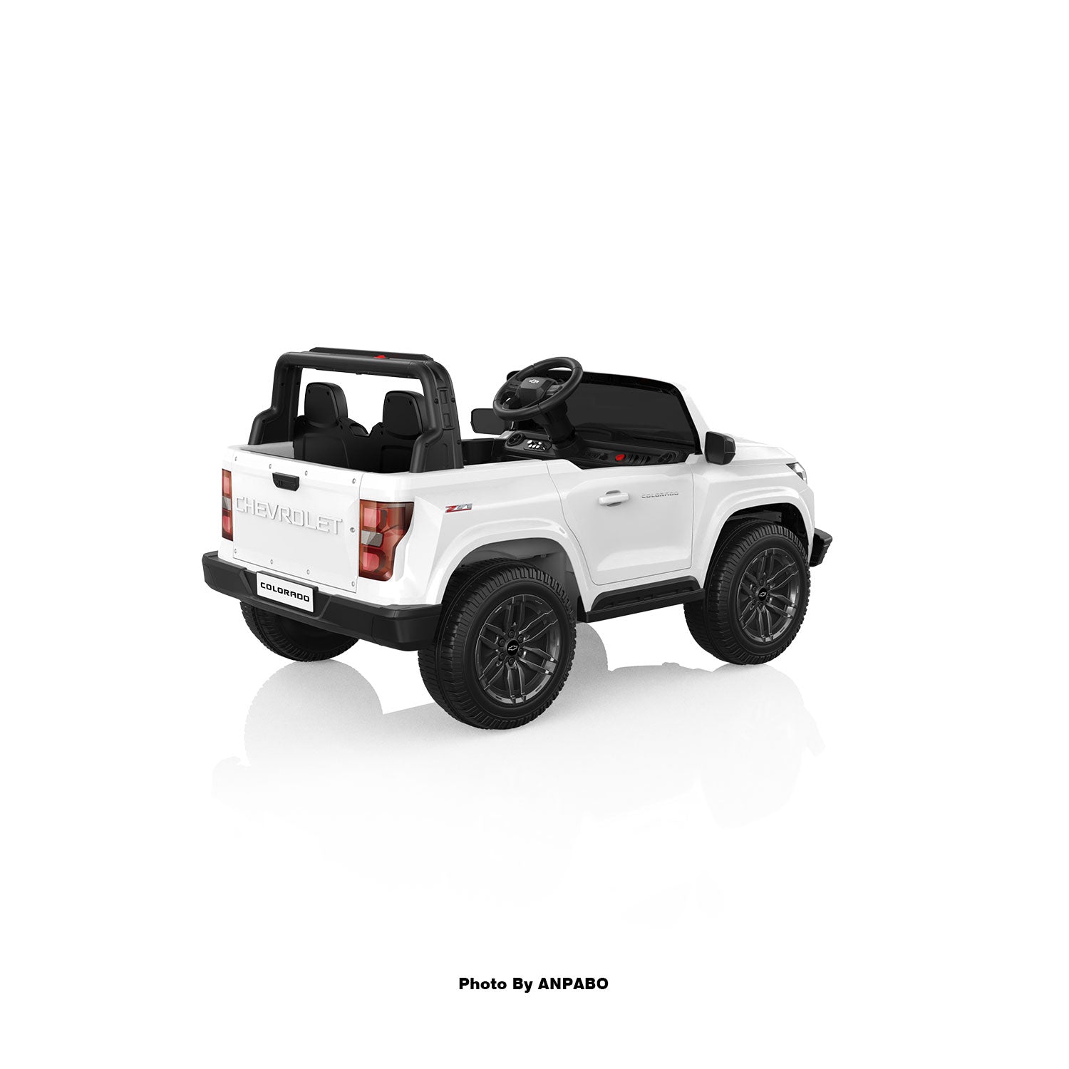 24V Licensed Chevrolet Colorado 2-Seater Kids Ride On Truck-white