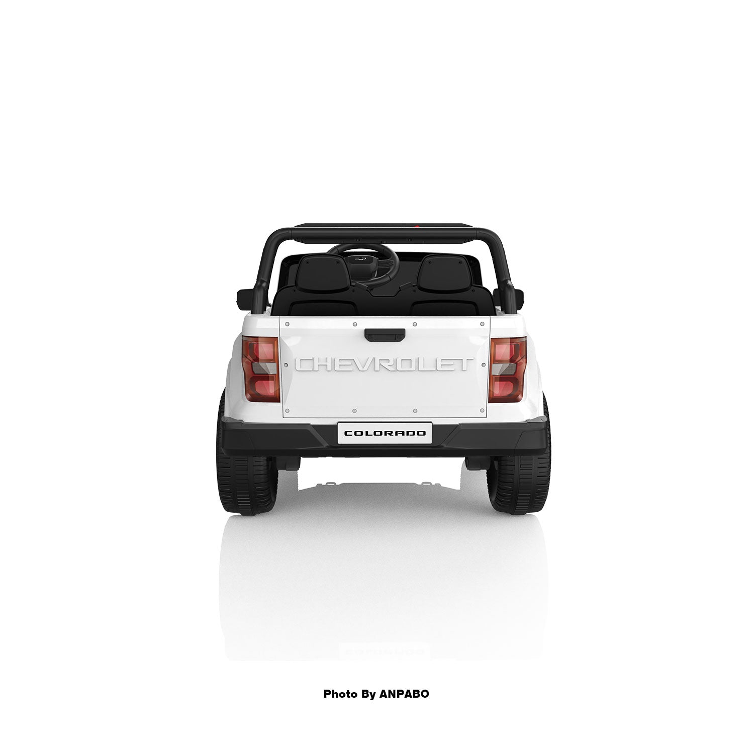 24V Licensed Chevrolet Colorado 2-Seater Kids Ride On Truck-white